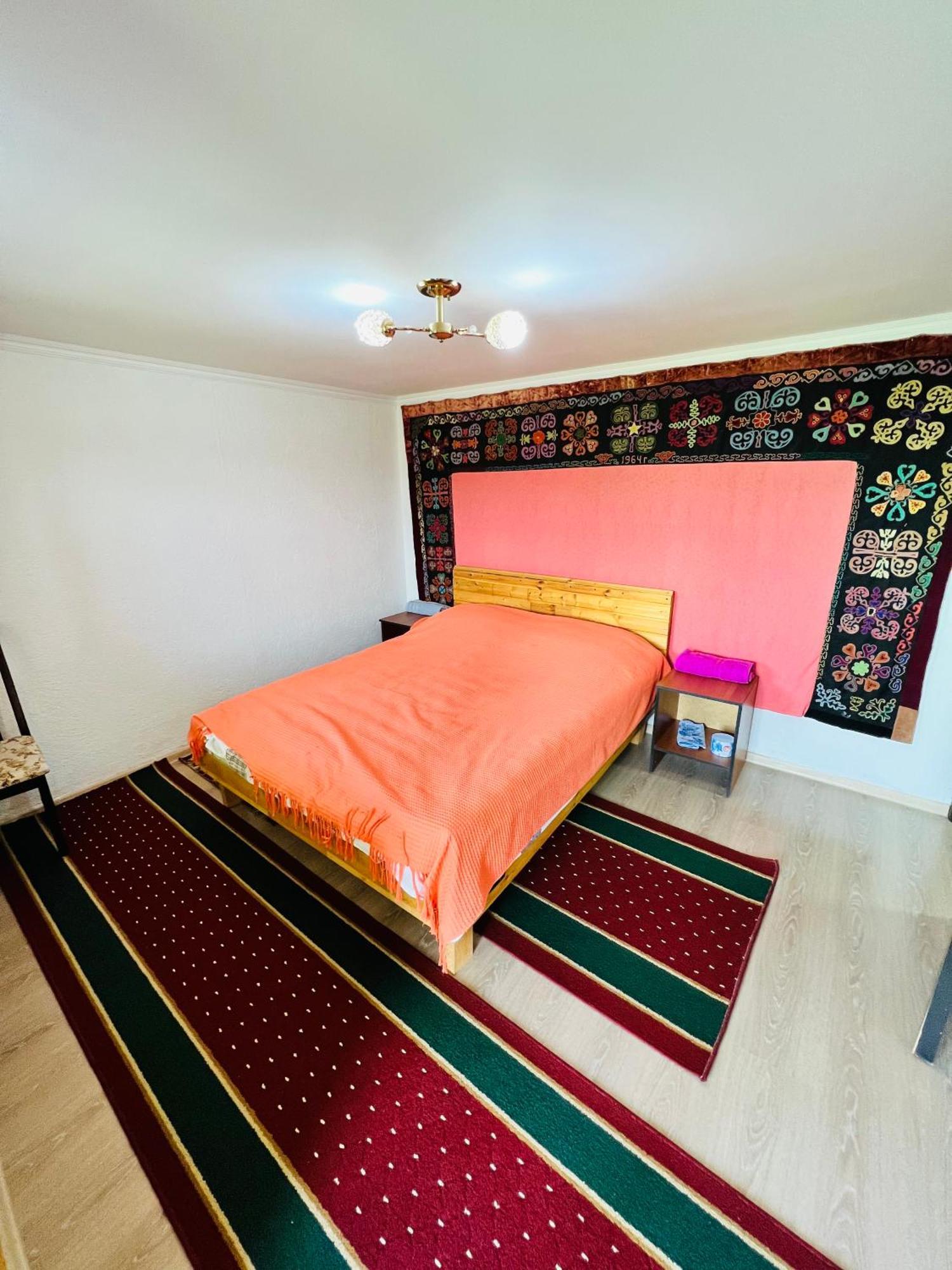 Guest House Kagan Toktogul Ngoại thất bức ảnh