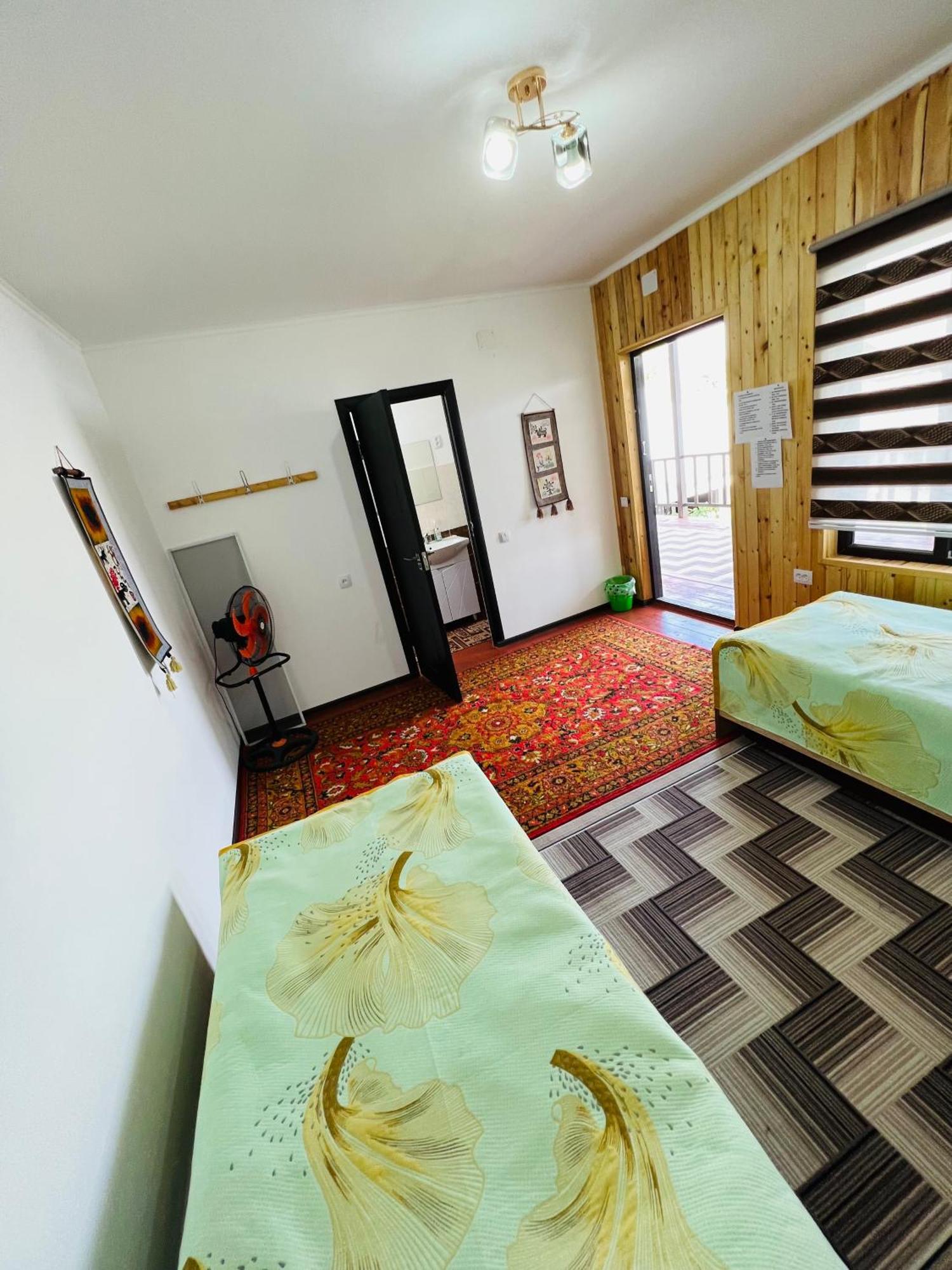 Guest House Kagan Toktogul Ngoại thất bức ảnh